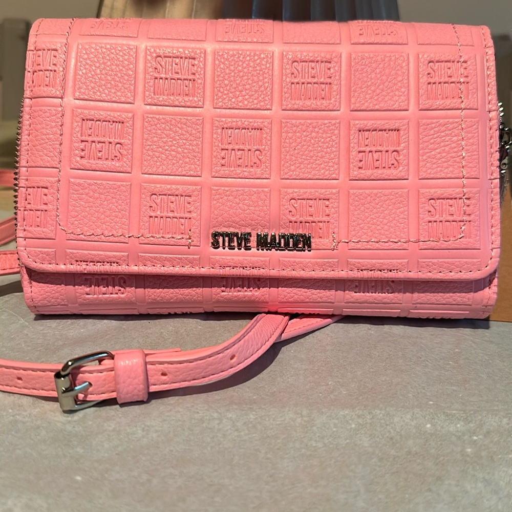 Small pink Steve Madden crossbody